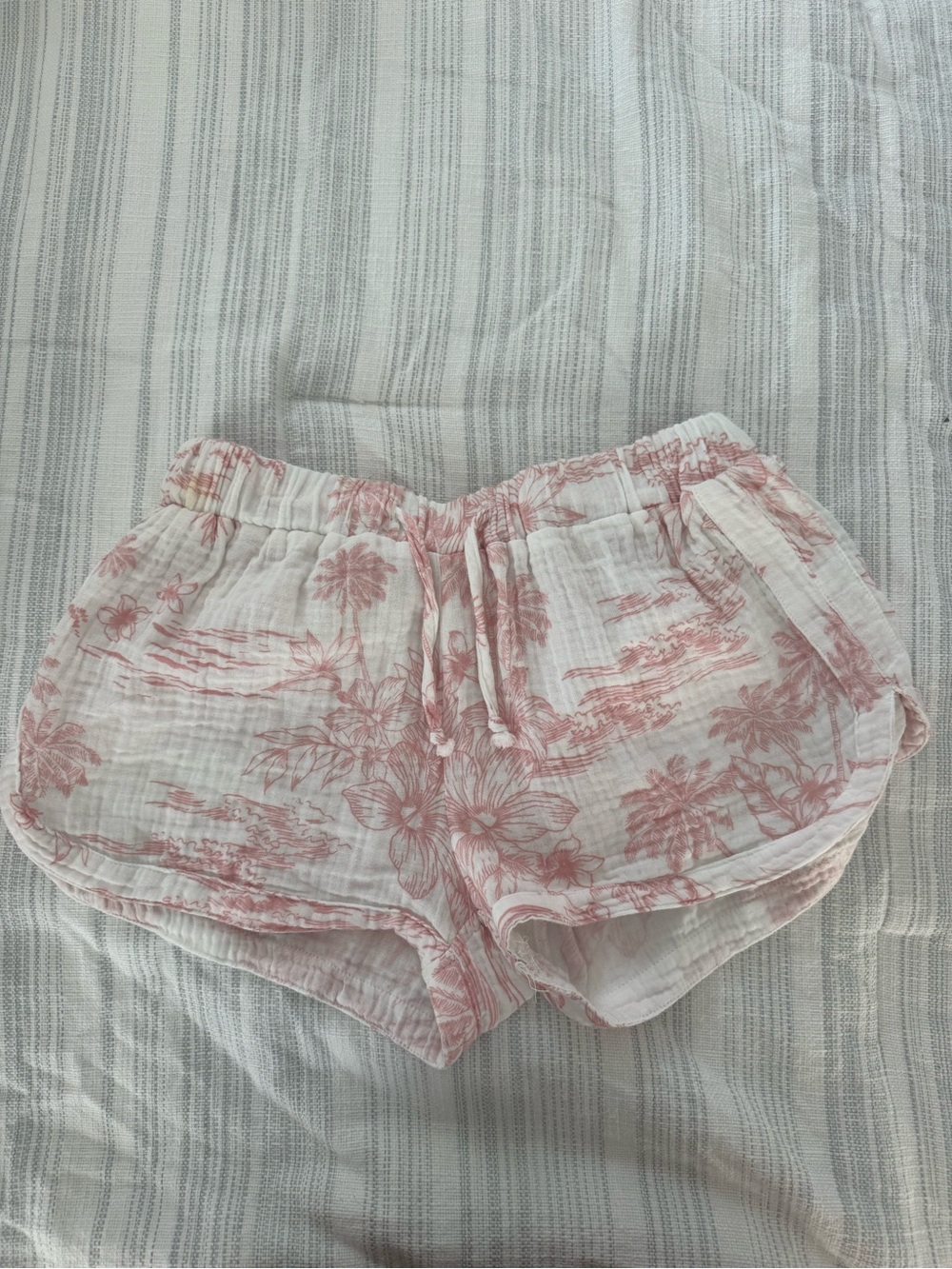 Light Pink Floral Women's Beach Lounge Shorts